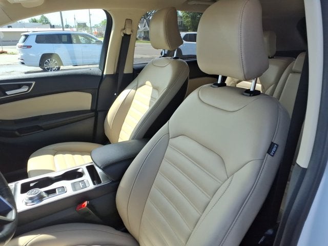 2023 Ford Edge Base