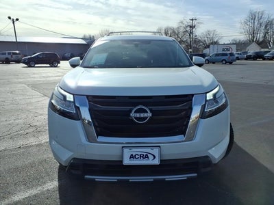 2023 Nissan Pathfinder SL