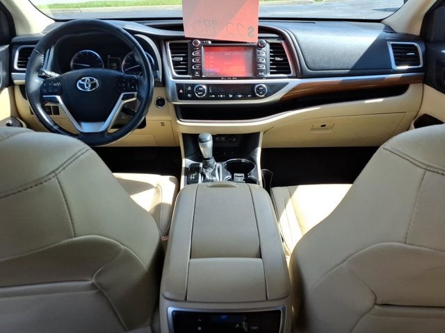 2018 Toyota Highlander Base