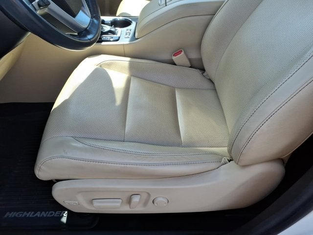 2018 Toyota Highlander Base