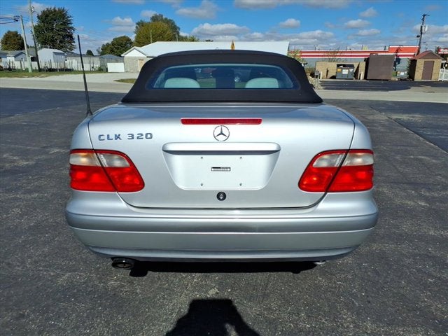 1999 Mercedes-Benz CLK-Class Base