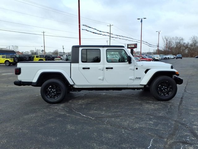 2023 Jeep Gladiator Overland