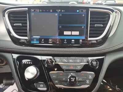 2025 Chrysler Pacifica Pinnacle