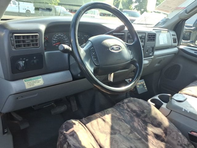 2004 Ford Super Duty F-550 DRW UTILITYBED W/CRANE