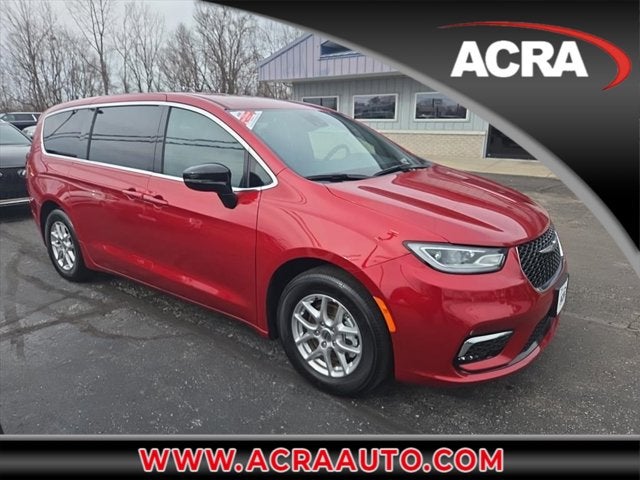 2025 Chrysler Pacifica Select