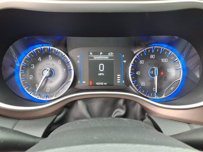 2022 Chrysler Voyager LX