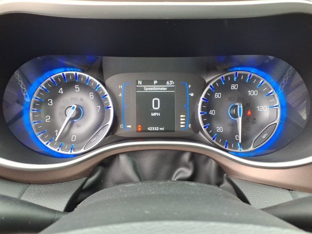 2022 Chrysler Voyager LX