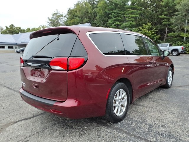 2022 Chrysler Voyager LX