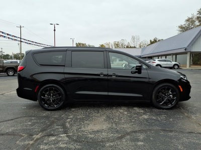 2025 Chrysler Pacifica Limited