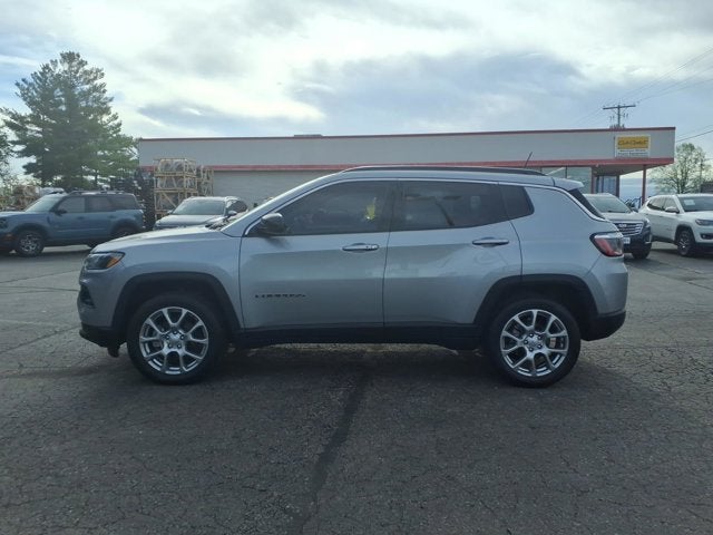 2022 Jeep Compass Latitude Lux