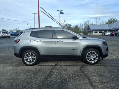 2022 Jeep Compass Latitude Lux
