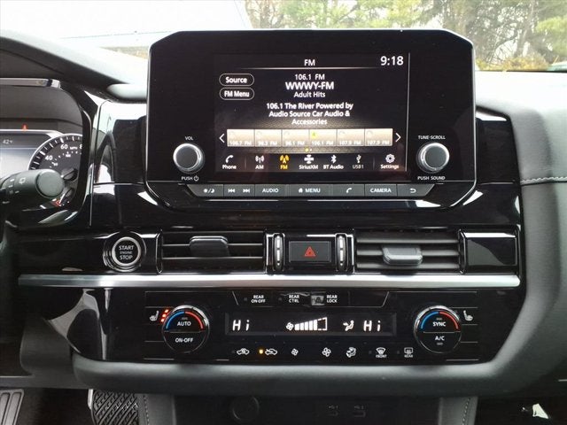 2024 Nissan Pathfinder SV