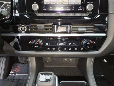 2024 Nissan Pathfinder SV