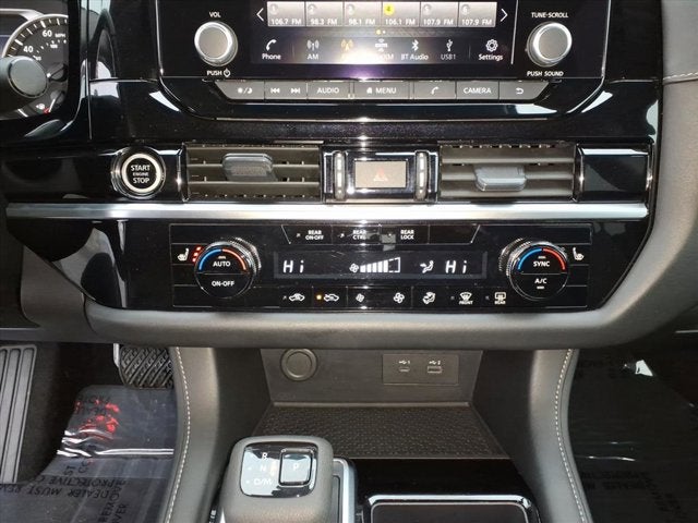 2024 Nissan Pathfinder SV