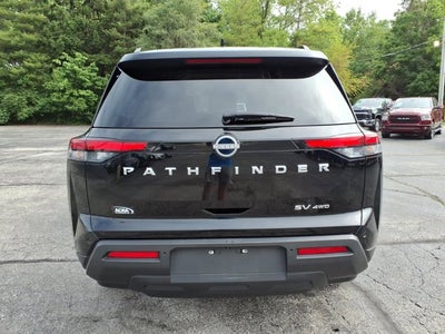 2024 Nissan Pathfinder SV