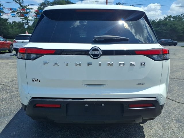 2025 Nissan Pathfinder SV