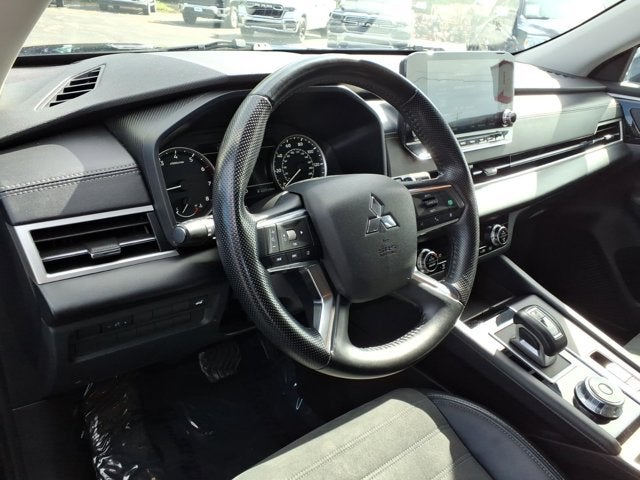 2024 Mitsubishi Outlander SE Black Edition w/Pano Roof