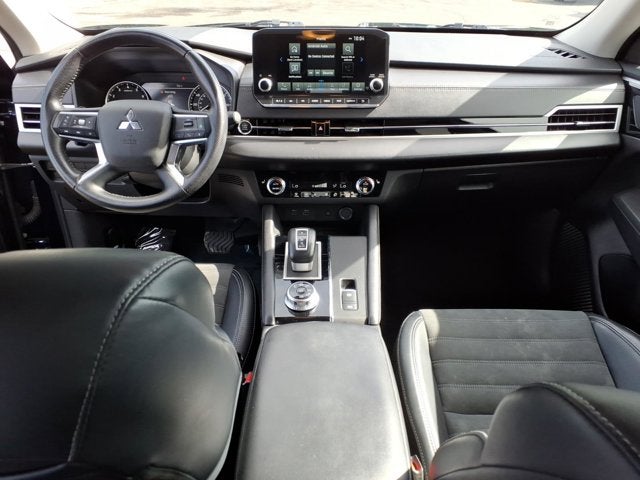 2024 Mitsubishi Outlander SE Black Edition w/Pano Roof
