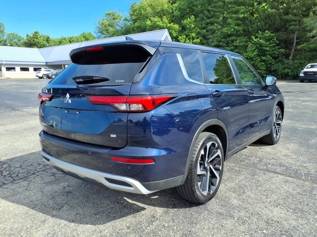 2024 Mitsubishi Outlander SE Black Edition w/Pano Roof