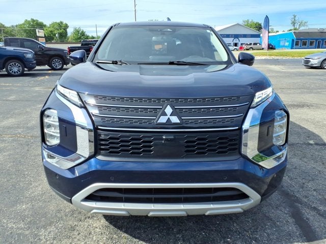 2024 Mitsubishi Outlander SE Black Edition w/Pano Roof