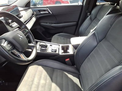 2024 Mitsubishi Outlander SE Black Edition w/Pano Roof