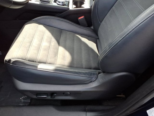 2024 Mitsubishi Outlander SE Black Edition w/Pano Roof