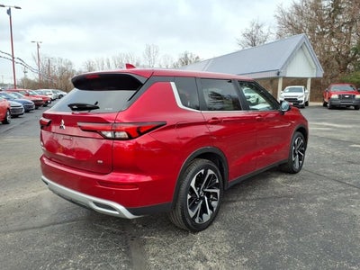 2024 Mitsubishi Outlander SE
