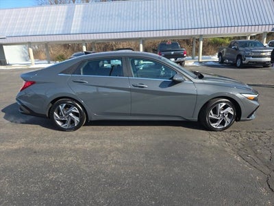 2025 Hyundai Elantra SEL Convenience